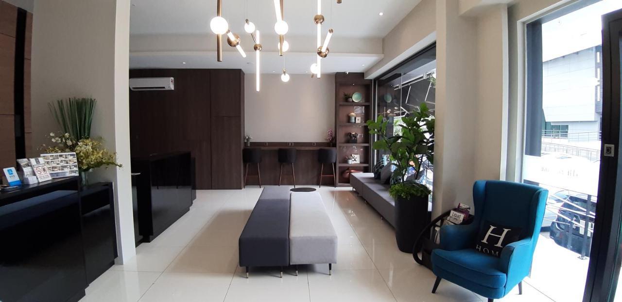 The Square Hotel Skudai Exteriér fotografie
